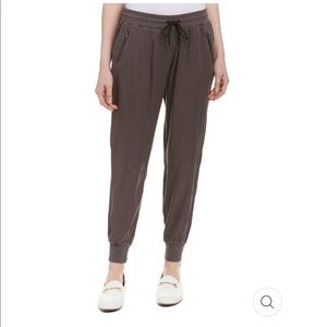 Fate drawstring joggers in Charcoal Sz M